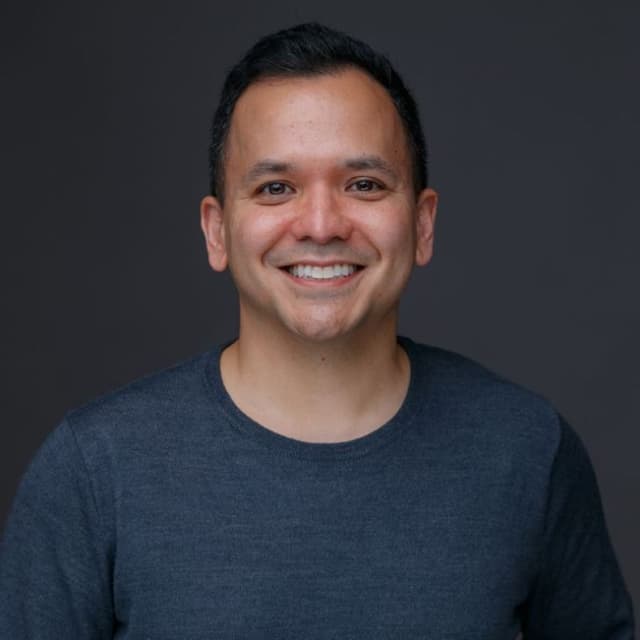 Headshot of Gavin Grant